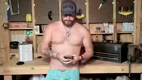 Snapshot of bi_bi_guy chatting on October 2025 12:31:01 AM bi_bi_guy online show from October 2025 12:31:01 AM