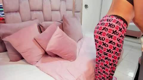 Snapshot of biancaa_naviss chatting on November 2025 09:59:02 PM biancaa_naviss online show from November 2025 09:59:02 PM