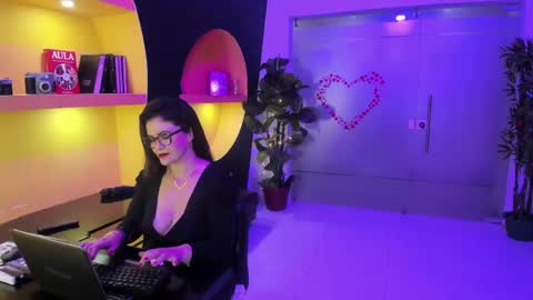 Snapshot of biancaroyalle chatting on April 2026 09:17:02 PM Bianca Royalle online show from April 2026 09:17:02 PM