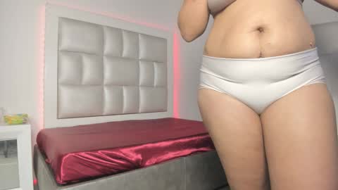 bibiana_js_ online show from November 2025 12:04:02 PM