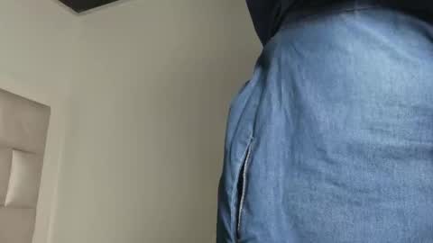 bibiana_js_ online show from December 2025 12:21:02 PM