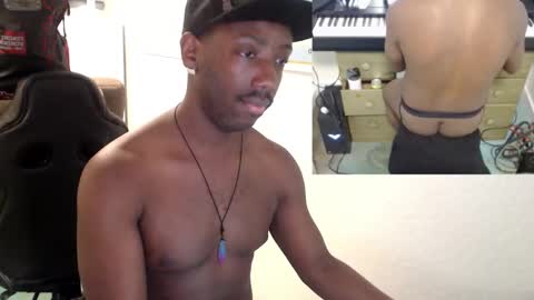 Snapshot of bicepsandfrot chatting on March 2025 11:55:02 AM BicepsandFrot online show from March 2025 11:55:02 AM