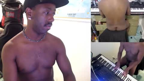 Snapshot of bicepsandfrot chatting on March 2025 12:37:01 PM BicepsandFrot online show from March 2025 12:37:01 PM