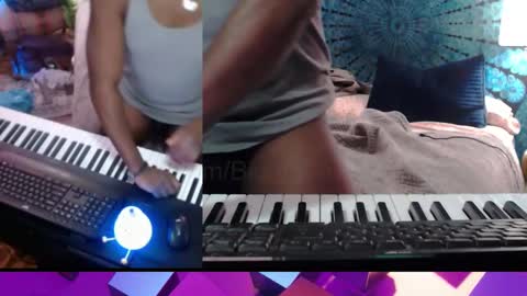 BicepsandFrot online show from December 2025 12:41:01 AM