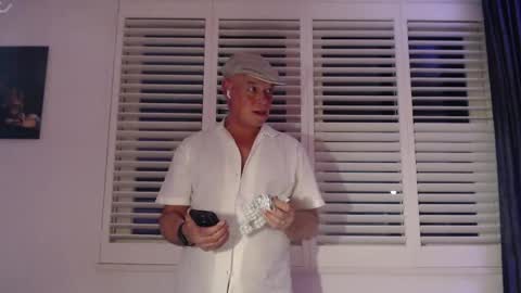 Snapshot of bickel chatting on May 2026 12:16:02 AM Bickel online show from May 2026 12:16:02 AM