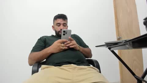 Snapshot of big_dad69 chatting on October 2025 02:35:01 PM Tommy online show from October 2025 02:35:01 PM