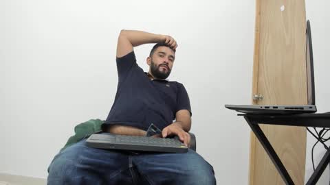 Snapshot of big_dad69 chatting on November 2025 01:59:01 AM Tommy online show from November 2025 01:59:01 AM