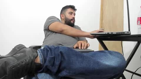 Snapshot of big_dad69 chatting on November 2025 11:26:02 PM Tommy online show from November 2025 11:26:02 PM