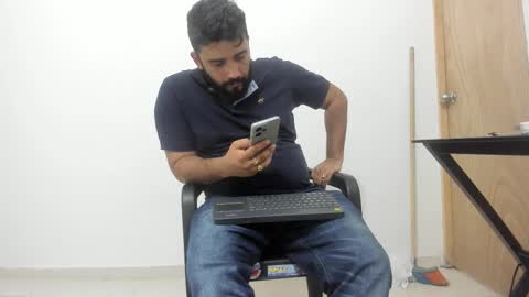 Snapshot of big_dad69 chatting on November 2025 08:47:01 PM Tommy online show from November 2025 08:47:01 PM