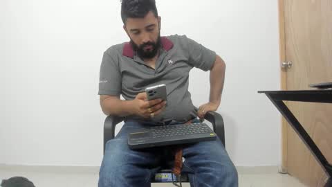 Snapshot of big_dad69 chatting on November 2025 01:44:02 PM Tommy online show from November 2025 01:44:02 PM