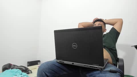 Snapshot of big_dad69 chatting on December 2025 01:32:02 AM Tommy online show from December 2025 01:32:02 AM