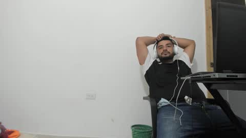 Snapshot of big_dad69 chatting on December 2025 08:54:02 AM Tommy online show from December 2025 08:54:02 AM