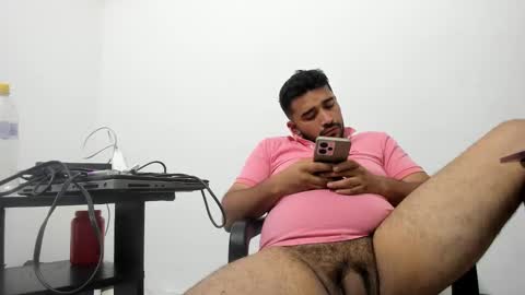 Snapshot of big_dad69 chatting on January 2026 02:50:01 AM Tommy online show from January 2026 02:50:01 AM