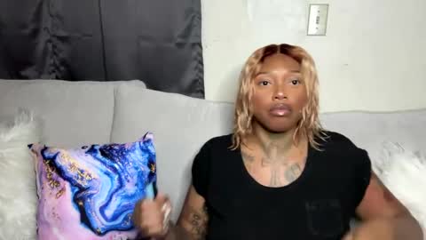 Snapshot of big_lavish chatting on January 2025 04:04:01 AM Big Lavish online show from January 2025 04:04:01 AM