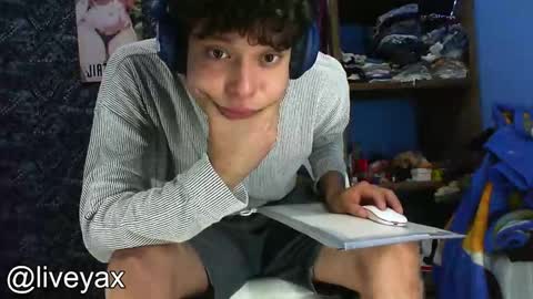 Snapshot of big_ryan18 chatting on November 2025 12:43:02 AM Ryan  online show from November 2025 12:43:02 AM