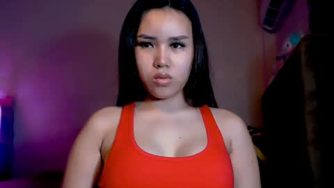 Mia online show from December 2024 01:14:01 PM