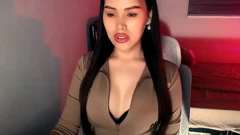 Snapshot of bigassslutdoll chatting on June 2026 01:11:01 PM Mia online show from June 2026 01:11:01 PM