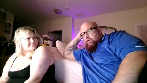 Snapshot of bigbear4cuddles chatting on May 2026 01:43:02 AM BigBear4Cuddles online show from May 2026 01:43:02 AM