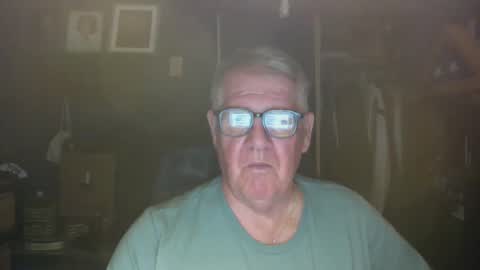 Snapshot of bigbeerdrinker1 chatting on April 2026 04:21:02 AM bigbeerdrinker online show from April 2026 04:21:02 AM