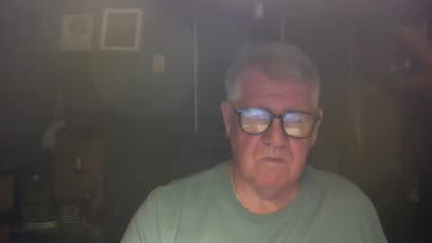 Snapshot of bigbeerdrinker1 chatting on April 2026 04:06:01 AM bigbeerdrinker online show from April 2026 04:06:01 AM