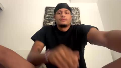 Snapshot of bigblackcockmello chatting on January 2025 11:08:01 PM bigblackcockmello online show from January 2025 11:08:01 PM