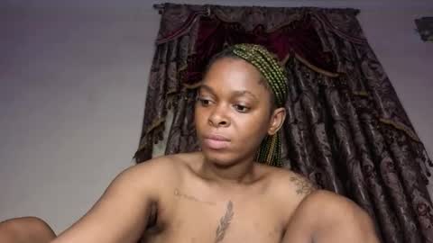 Snapshot of bigbooty_xchataa chatting on December 2025 04:39:02 AM Lucy online show from December 2025 04:39:02 AM