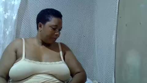 Snapshot of bigclit_wethairypus chatting on June 2026 05:57:01 AM bigclit_wethairypus online show from June 2026 05:57:01 AM