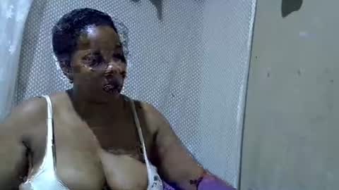 Snapshot of bigclit_wethairypus chatting on June 2026 06:09:02 PM bigclit_wethairypus online show from June 2026 06:09:02 PM