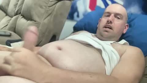 bigcocksuckingslut online show from March 2026 12:17:01 AM