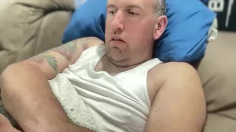 Snapshot of bigcocksuckingslut chatting on April 2026 12:35:02 AM bigcocksuckingslut online show from April 2026 12:35:02 AM