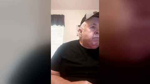 Snapshot of bigeoo76 chatting on July 2026 08:35:01 PM bigeoo76 online show from July 2026 08:35:01 PM