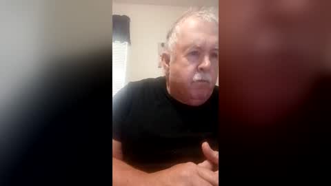 Snapshot of bigeoo76 chatting on July 2026 08:39:01 PM bigeoo76 online show from July 2026 08:39:01 PM