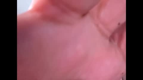 Snapshot of bigguunn chatting on January 2026 10:13:02 PM bigguunn online show from January 2026 10:13:02 PM