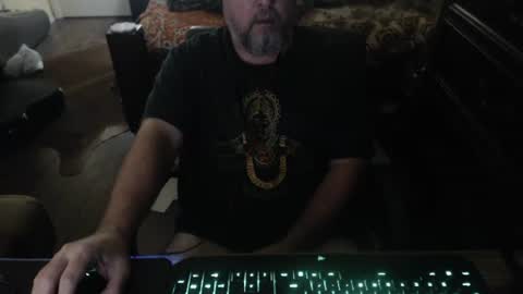 bighugmugg online show from November 2025 12:15:02 PM