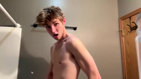 Snapshot of bigskinnyboyshh chatting on January 2025 05:28:02 AM bigskinnyboyshh online show from January 2025 05:28:02 AM