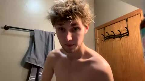 Snapshot of bigskinnyboyshh chatting on January 2025 05:45:02 PM bigskinnyboyshh online show from January 2025 05:45:02 PM