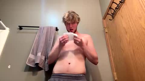 bigskinnyboyshh online show from May 2026 10:49:02 PM