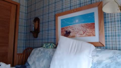 Snapshot of bigthicksatisfying2 chatting on April 2026 05:30:01 PM bigthicksatisfying2 online show from April 2026 05:30:01 PM