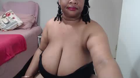 Snapshot of bigtitshornygirlxxx chatting on September 2025 03:19:02 AM Lona online show from September 2025 03:19:02 AM