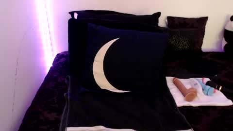 Nichole lights online show from July 2026 11:07:02 PM
