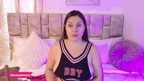   online show from October 2025 03:01:01 PM