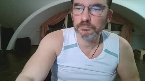 Snapshot of bikertom1988 chatting on December 2024 05:44:01 PM bikertom1988 online show from December 2024 05:44:01 PM