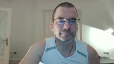 Snapshot of bikertom1988 chatting on February 2025 10:53:01 PM bikertom1988 online show from February 2025 10:53:01 PM