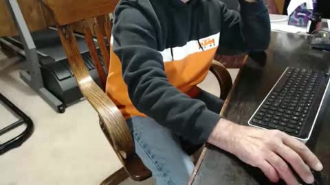 billy471 online show from February 2026 10:40:01 PM