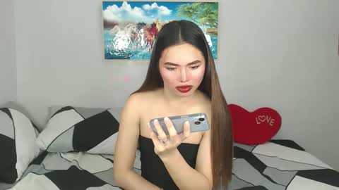 Kate online show from December 2025 06:48:02 PM