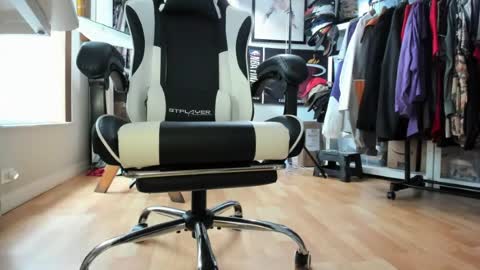 bisexualjay online show from June 2026 05:03:01 PM