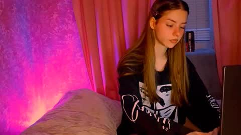 Snapshot of bitter__peach chatting on March 2026 06:26:01 PM Margo online show from March 2026 06:26:01 PM