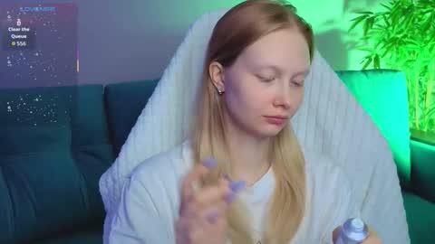 Julia online show from November 2025 02:21:01 AM