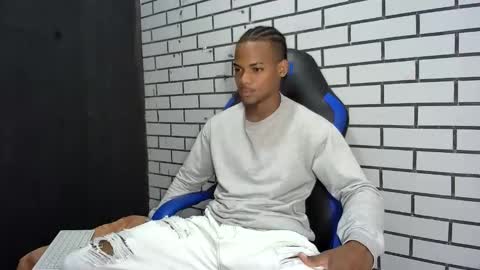 Snapshot of black_dicck chatting on April 2026 02:45:02 PM tu morenito online show from April 2026 02:45:02 PM