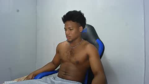 Snapshot of black_dicck chatting on May 2026 05:18:01 PM tu morenito online show from May 2026 05:18:01 PM